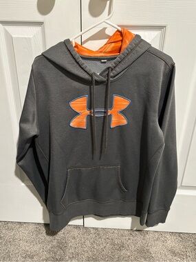 Under Armor Sweatshirt